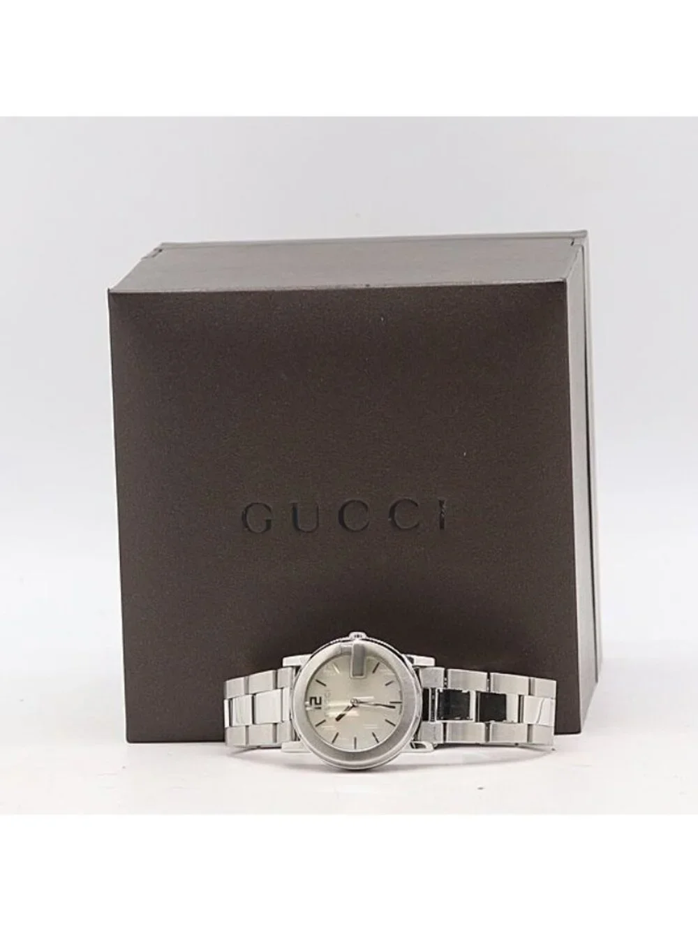 Gucci Round 026/500 Quartz White Shell Dial Watch